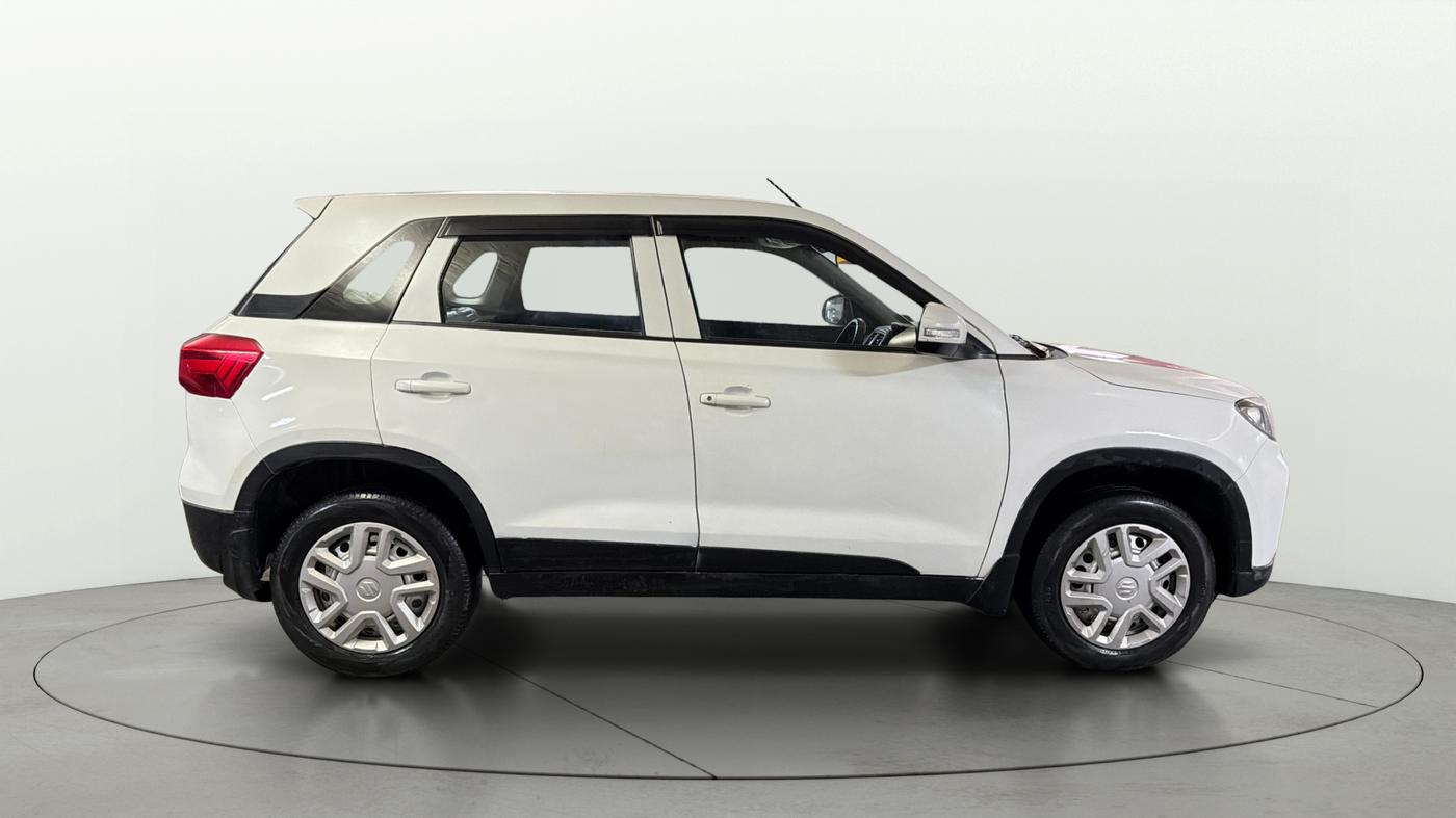 2022 Maruti Vitara Brezza LXI, Petrol, Manual, 52,003 km, Right Side View