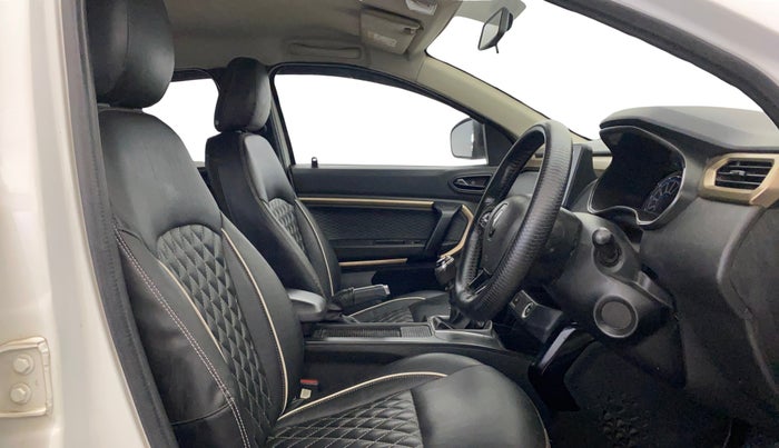 2022 Renault Kiger RXT (O) TURBO MT, Petrol, Manual, 57,789 km, Right Side Front Door Cabin