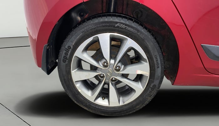 2015 Hyundai Elite i20 ASTA 1.4 CRDI (O), Diesel, Manual, 1,02,603 km, Right Rear Wheel