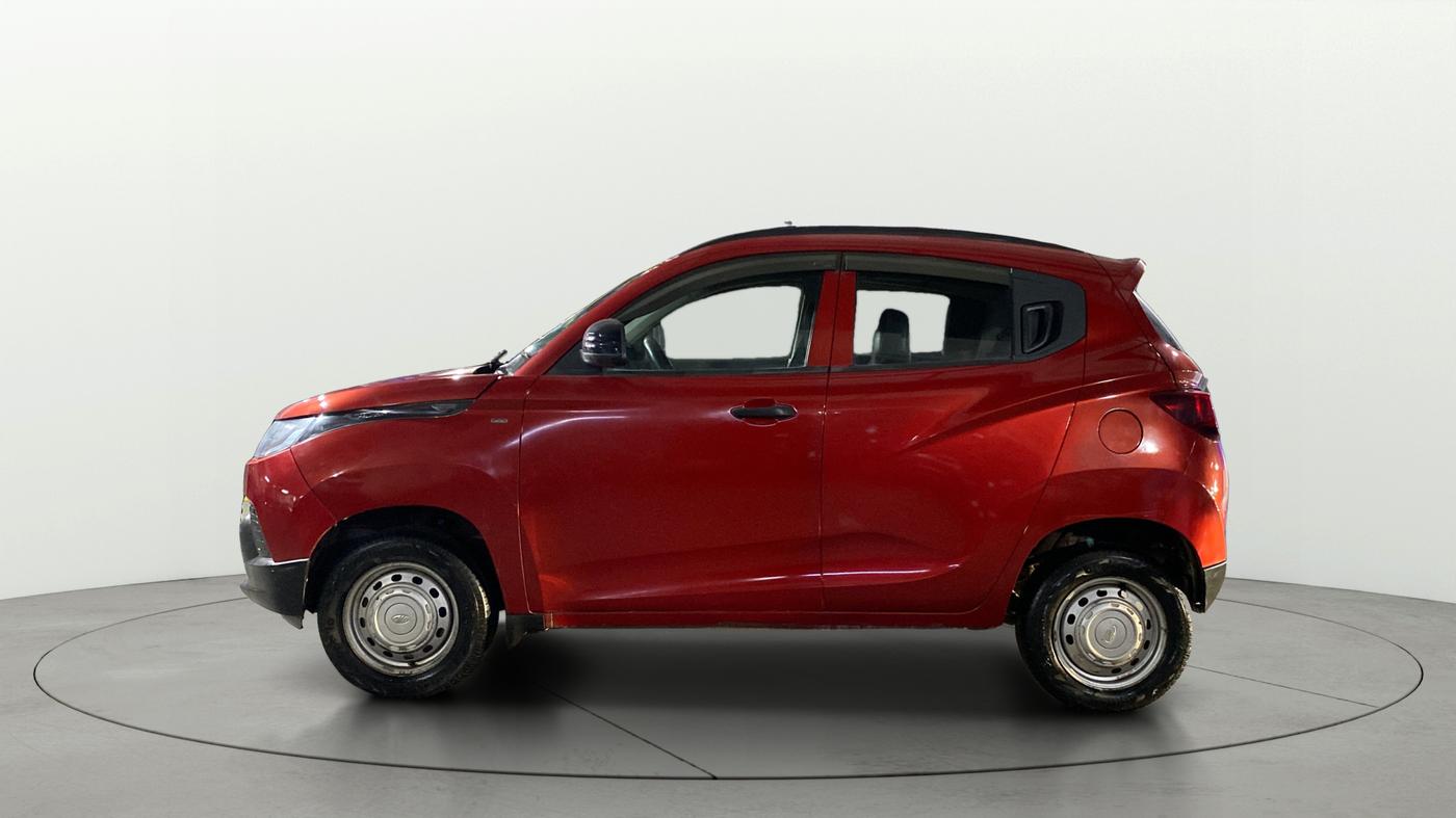 2016 Mahindra Kuv100 K8 D 6 STR, Diesel, Manual, 50,039 km, Left Side