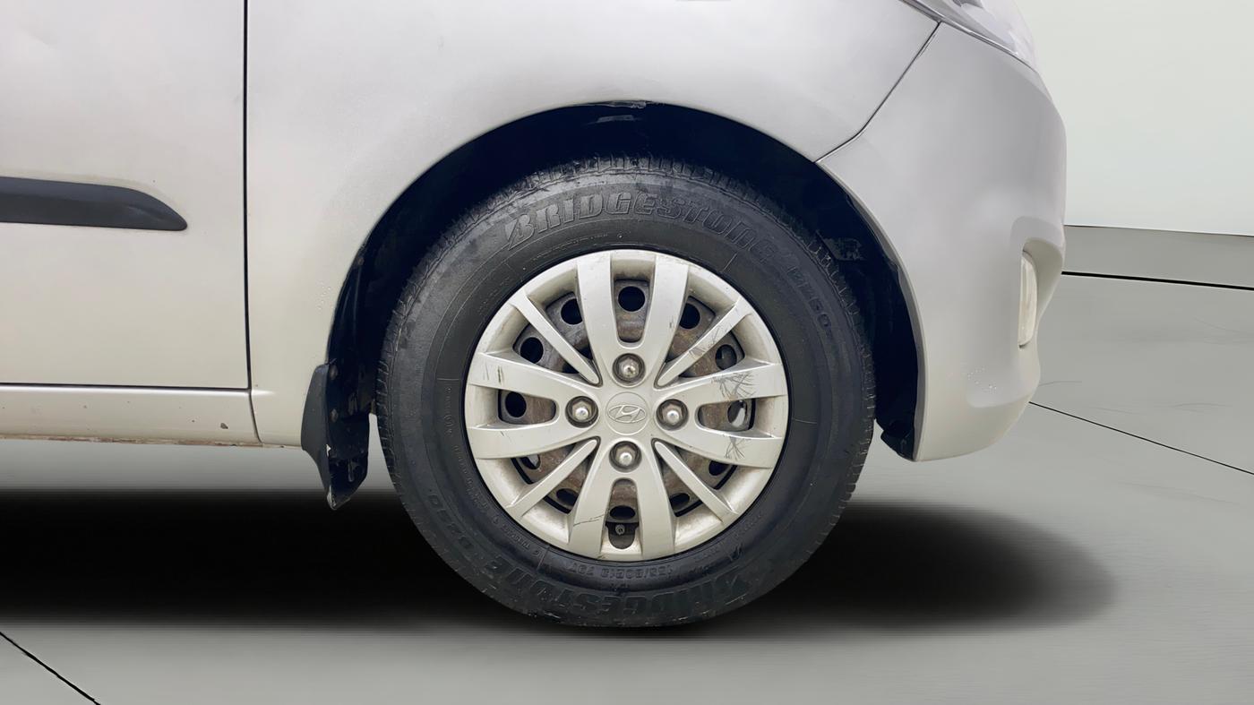 2015 Hyundai i10 SPORTZ 1.1, Petrol, Manual, 47,598 km, Right Front Wheel