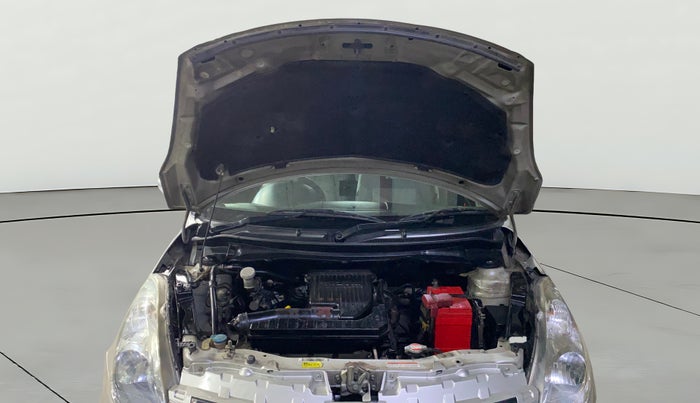 2013 Maruti Swift VXI, Petrol, Manual, 1,06,648 km, Open Bonet