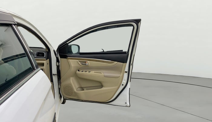 2018 Maruti Ciaz ALPHA 1.5 SHVS PETROL, CNG, Manual, 80,168 km, RHS Front Door