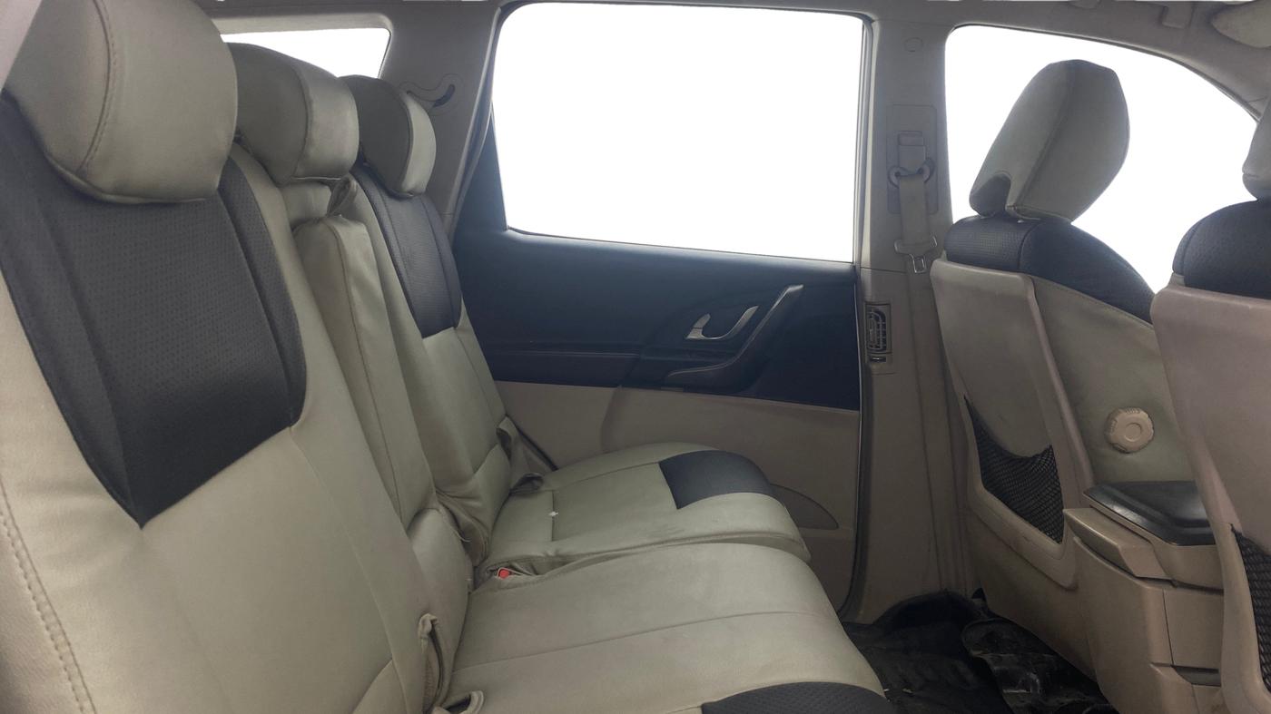 2017 Mahindra XUV500 W6 1.99, Diesel, Manual, 63,795 km, Right Side Rear Door Cabin