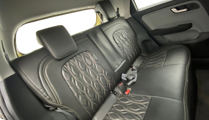 2020 Tata ALTROZ XZ PETROL, Petrol, Manual, 25,134 km, Right Side Rear Door Cabin