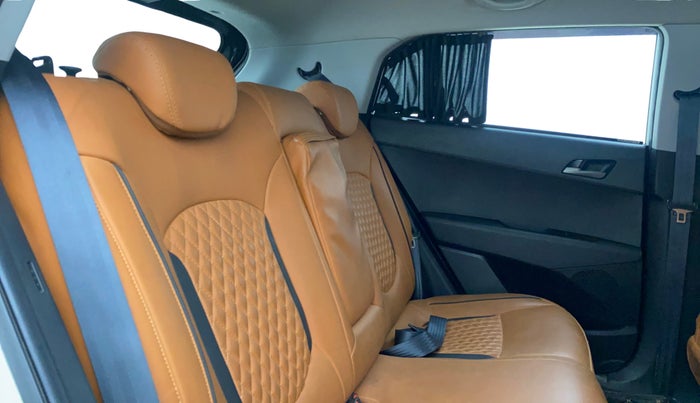 2016 Hyundai Creta SX PLUS  ANNIVERSARY EDITION 1.6 PETROL, Petrol, Manual, 88,267 km, Right Side Rear Door Cabin