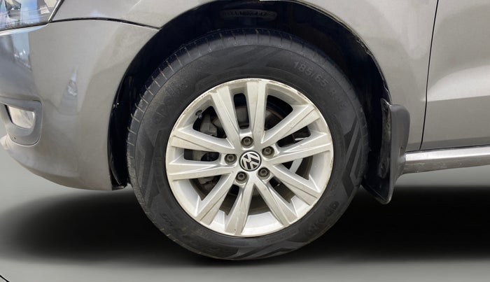 2014 Volkswagen Polo HIGHLINE DIESEL, Diesel, Manual, 58,909 km, Left Front Wheel