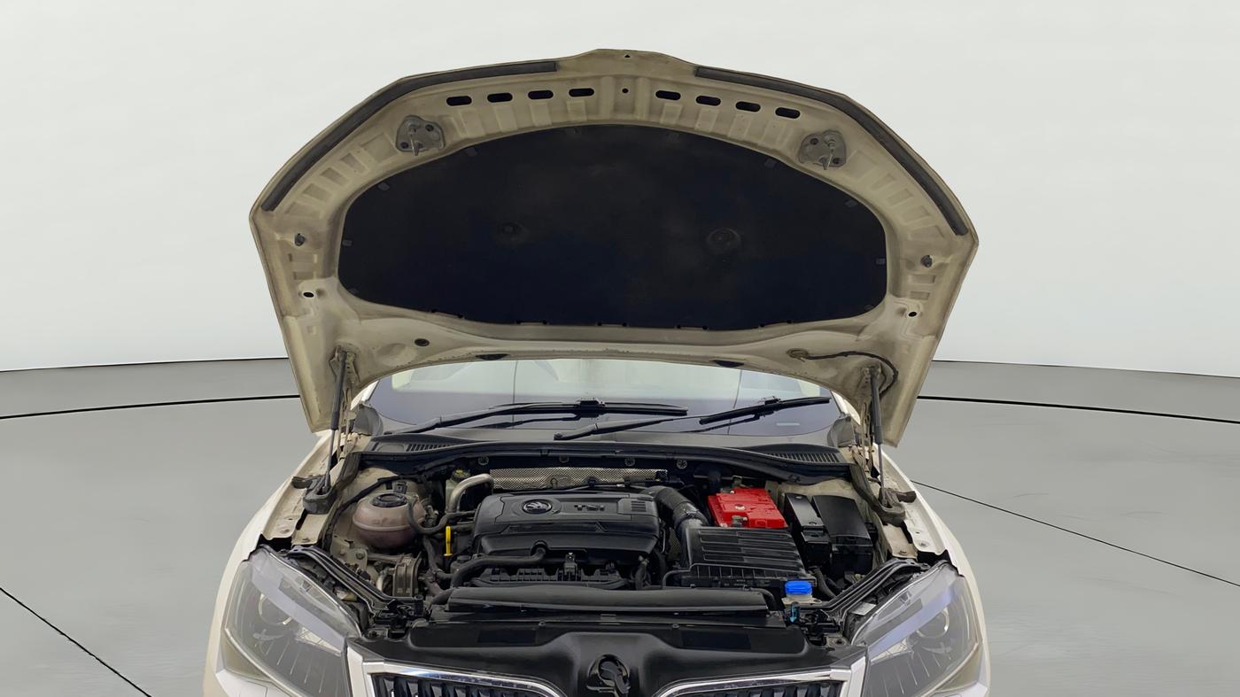 2019 Skoda Superb STYLE 1.8 TSI MT, Petrol, Manual, 50,278 km, Open Bonet