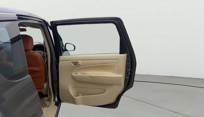 2016 Maruti Ertiga VXI, Petrol, Manual, 1,01,093 km, RHS Rear Door