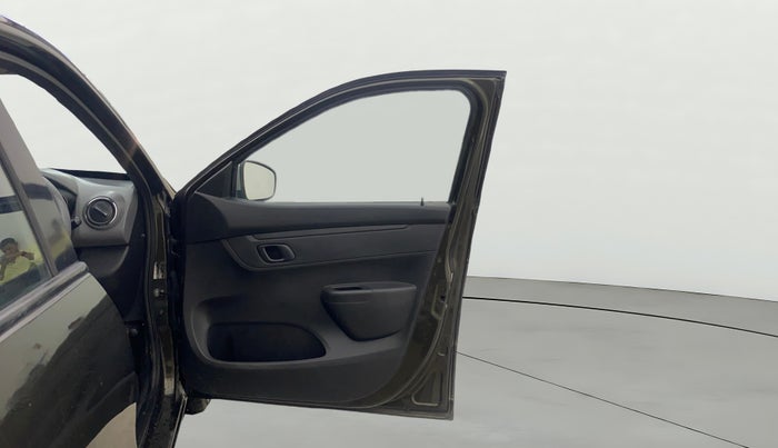 2017 Renault Kwid RXT 1.0, Petrol, Manual, 29,049 km, RHS Front Door