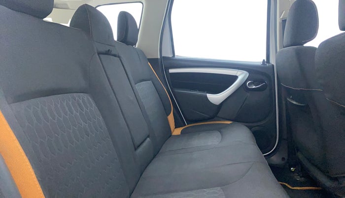 2016 Renault Duster RXL 85PS EXPLORE, Diesel, Manual, 41,789 km, Right Side Rear Door Cabin