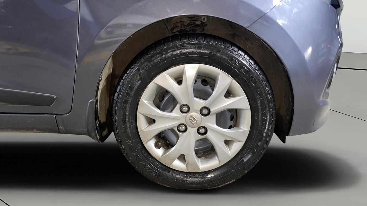 2014 Hyundai Grand i10 SPORTZ 1.2 KAPPA VTVT, Petrol, Manual, 49,738 km, Right Front Wheel