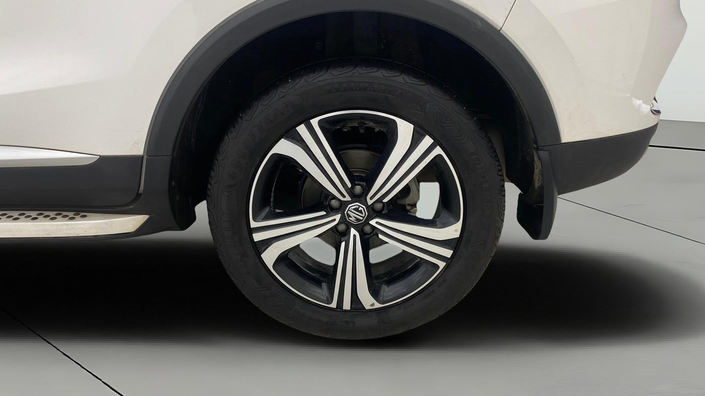 2024 MG ASTOR  Sharp Pro 1.5 MT (Ivory), Petrol, Manual, 40,076 km, Left Rear Wheel