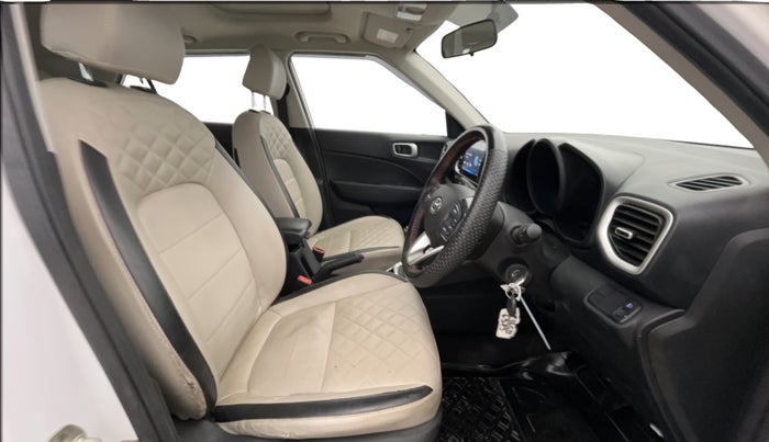 2020 Hyundai VENUE SX 1.0 TURBO, Petrol, Manual, 66,219 km, Right Side Front Door Cabin