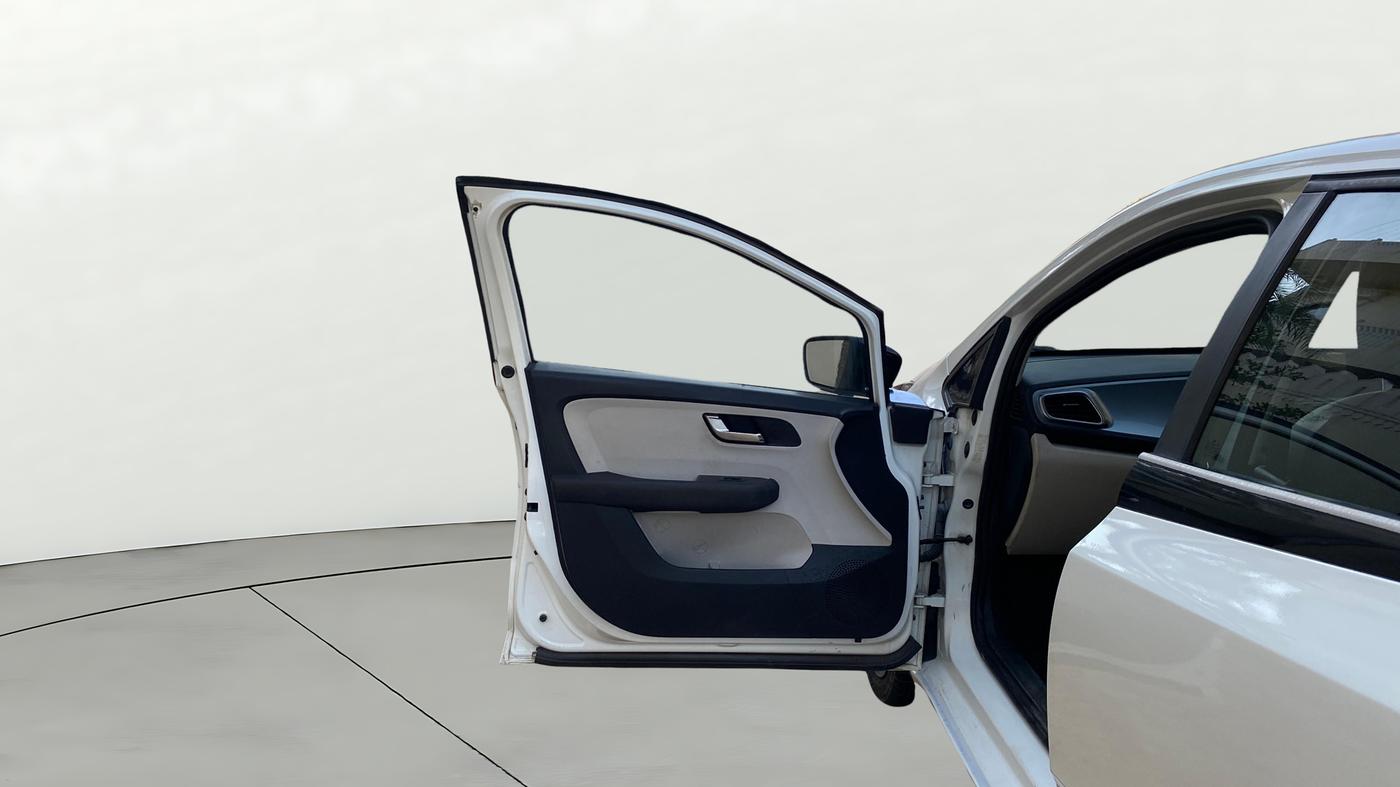 2022 Tata ALTROZ XZ PETROL, Petrol, Manual, 1,12,165 km, LHS Front Door