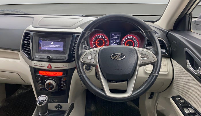 2020 Mahindra XUV300 W8 (O) 1.2 PETROL, Petrol, Manual, 40,915 km, Steering Wheel Close Up