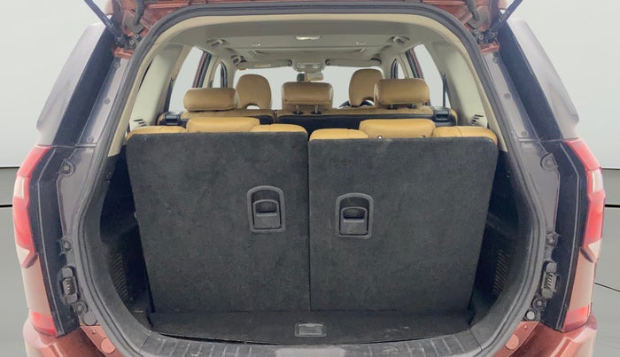 2018 Mahindra XUV500 W11, Diesel, Manual, 52,365 km, Boot Open Zoomed View