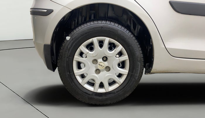 2015 Maruti Swift VXI, Petrol, Manual, 75,966 km, Right Rear Wheel