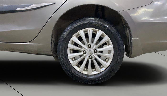2020 Maruti Ciaz ALPHA 1.5 SHVS PETROL, Petrol, Manual, 1,06,294 km, Left Rear Wheel