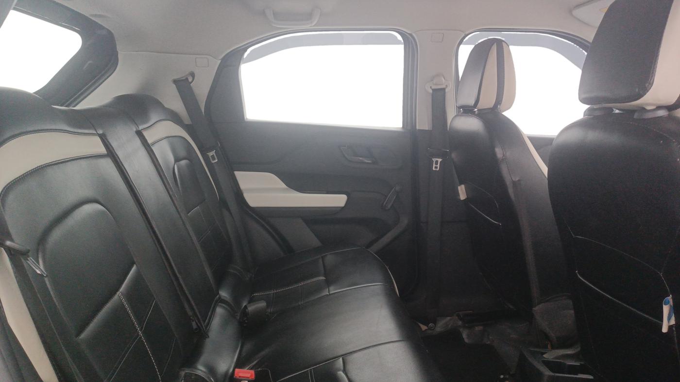 2024 Tata PUNCH PURE MT, Petrol, Manual, 26,139 km, Right Side Rear Door Cabin