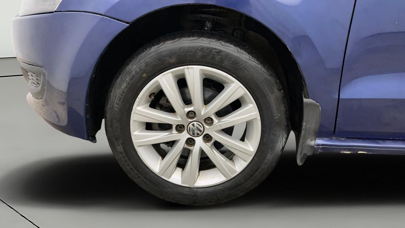 2013 Volkswagen Polo HIGHLINE1.2L, Petrol, Manual, 83,089 km, Left Front Wheel