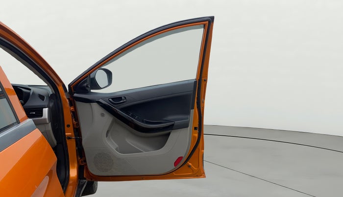 2018 Tata NEXON XM PETROL, Petrol, Manual, 68,828 km, RHS Front Door