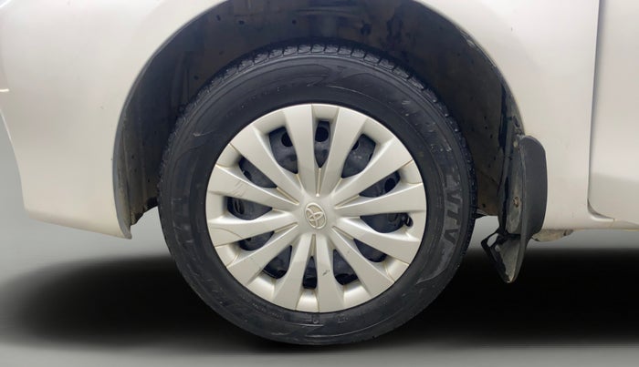 2015 Toyota Etios Liva G, Petrol, Manual, 38,768 km, Left Front Wheel