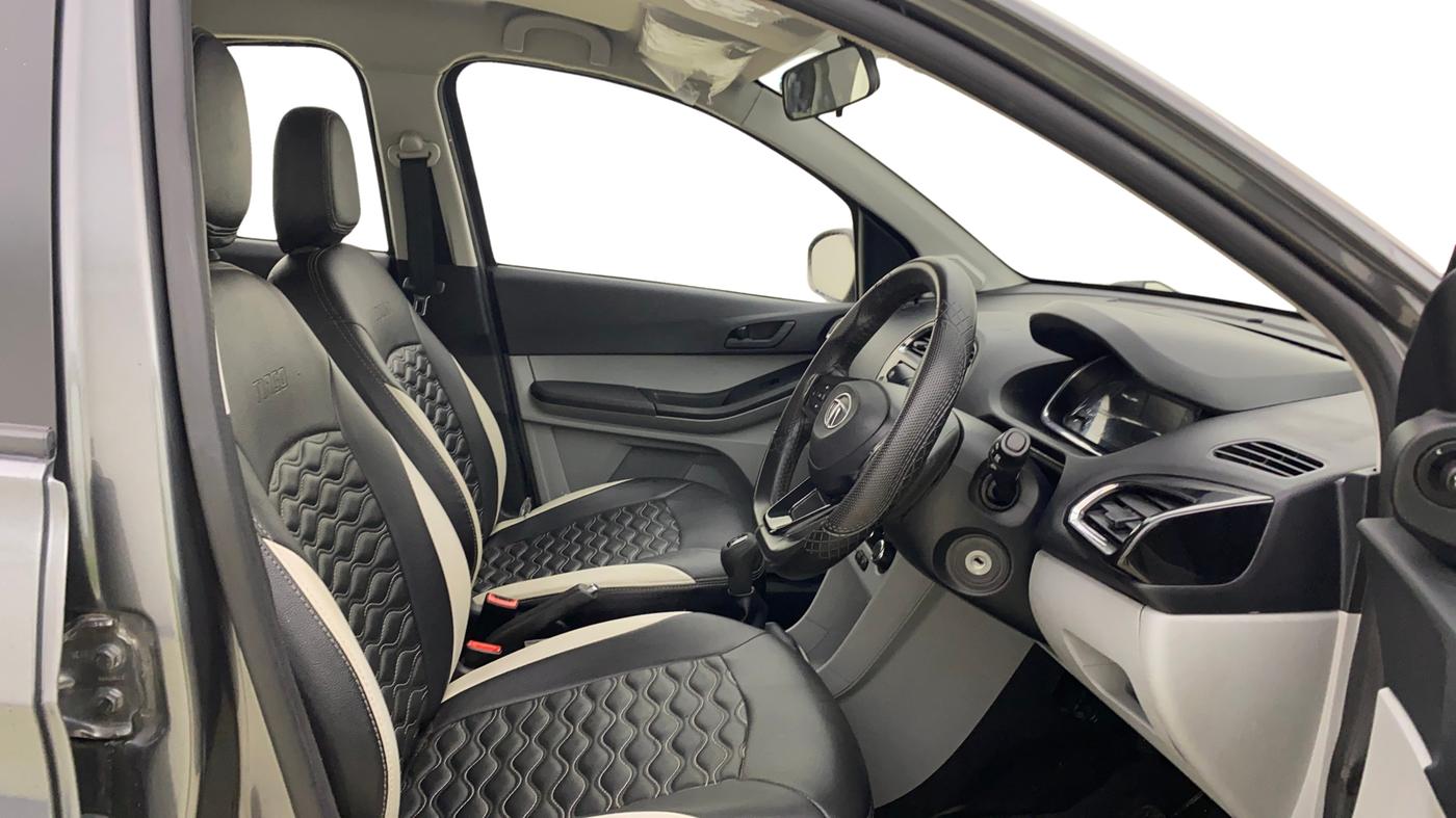 2023 Tata Tiago XT PETROL, Petrol, Manual, 35,121 km, Right Side Front Door Cabin