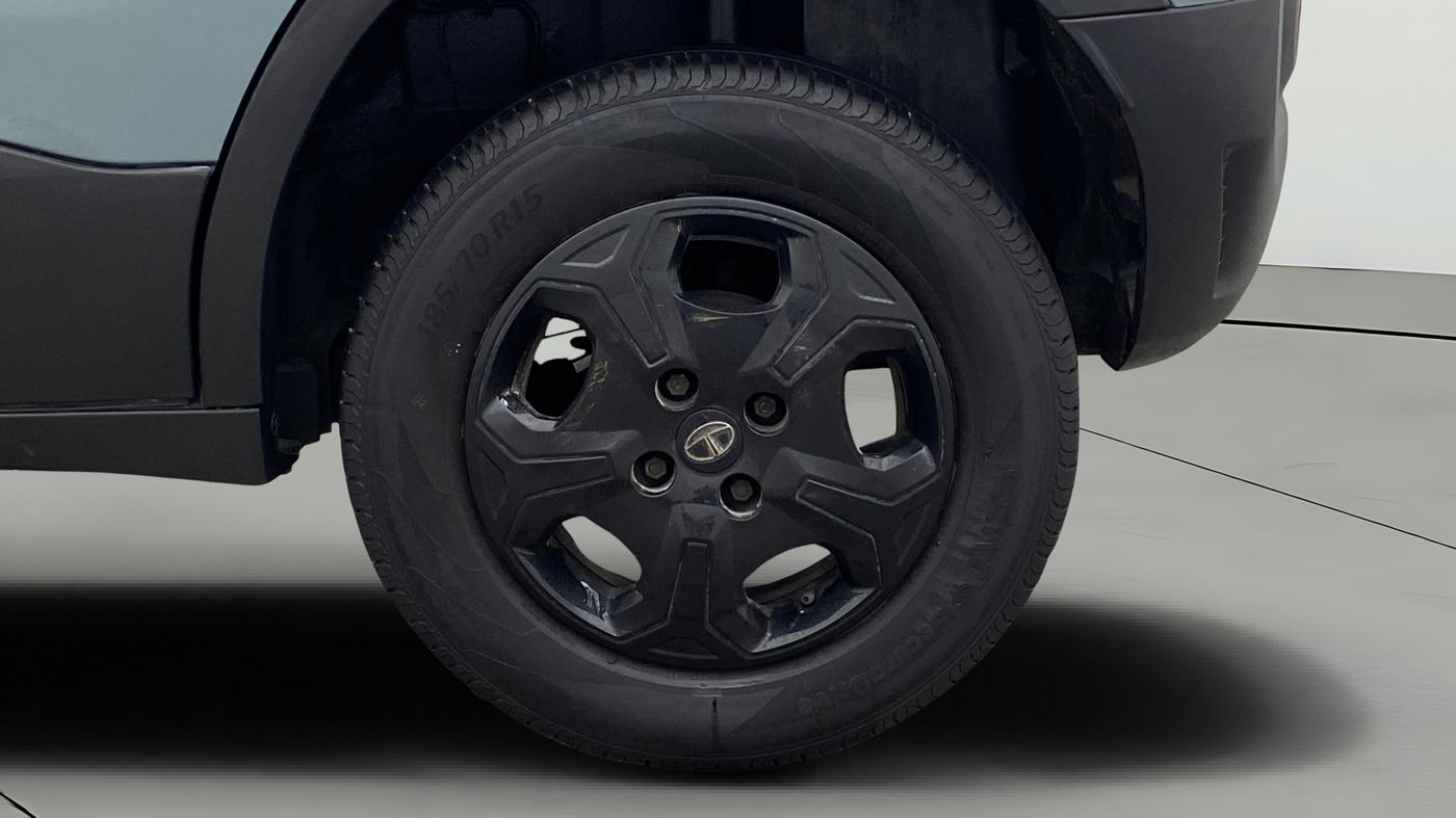 2023 Tata PUNCH ACCOMPLISHED AMT, Petrol, Automatic, 54,048 km, Left Rear Wheel