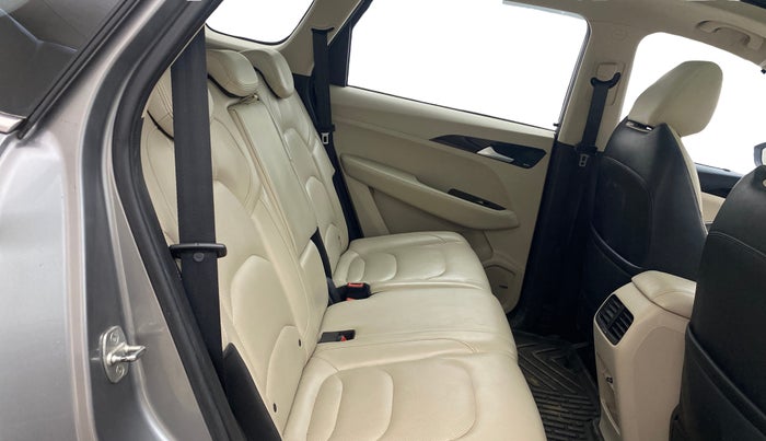 2022 MG HECTOR SHARP HYBRID 1.5 PETROL, Petrol, Manual, 87,438 km, Right Side Rear Door Cabin