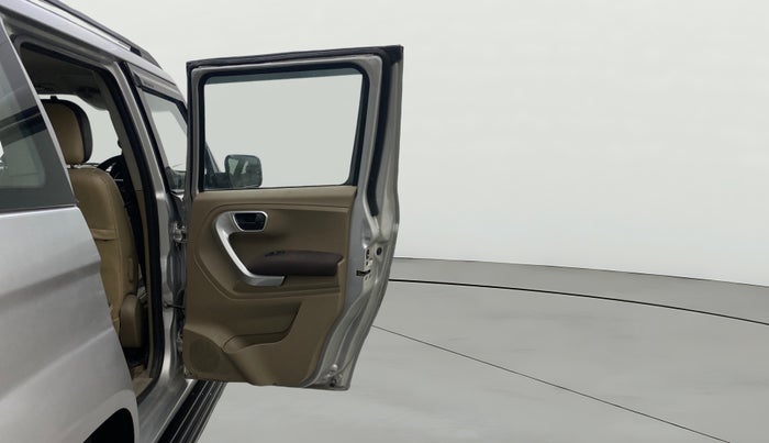 2017 Mahindra TUV300 T8, Diesel, Manual, 70,081 km, RHS Rear Door