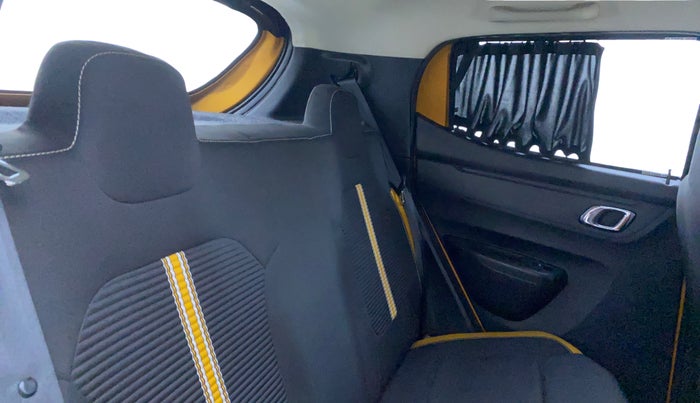 2023 Renault Kwid CLIMBER AMT 1.0, Petrol, Automatic, 19,783 km, Right Side Rear Door Cabin