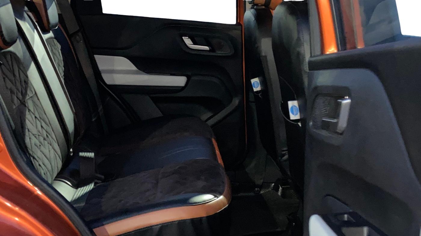 2022 Tata PUNCH CREATIVE  1.2 RTN DUAL TONE, Petrol, Manual, 72,621 km, Right Side Rear Door Cabin