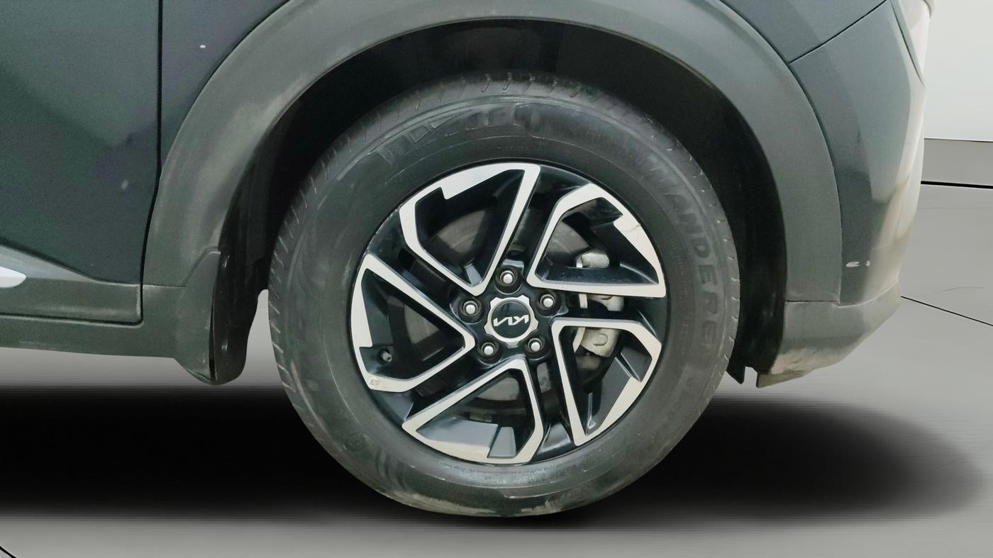 2022 KIA CARENS LUXURY PLUS 1.5 DIESEL AT 7 STR, Diesel, Automatic, 27,753 km, Right Front Wheel