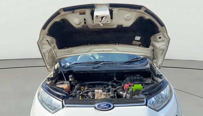 2015 Ford Ecosport TITANIUM 1.5L PETROL, Petrol, Manual, 1,16,877 km, Open Bonet