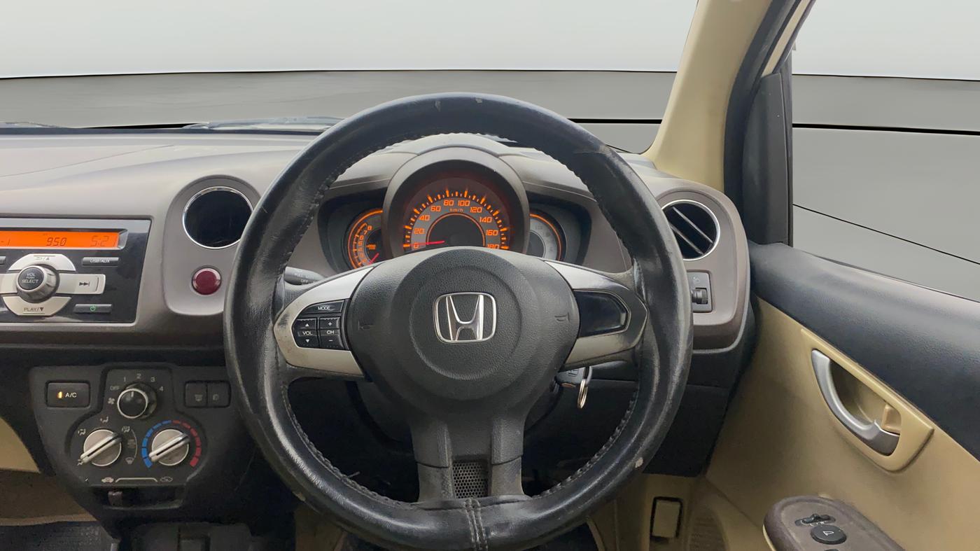2013 Honda Brio V MT, Petrol, Manual, 1,08,343 km, Steering Wheel Close Up