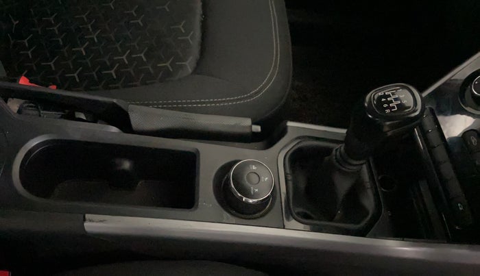 2022 Tata NEXON XM SUNROOF PETROL, Petrol, Manual, 73,700 km, Gear Lever