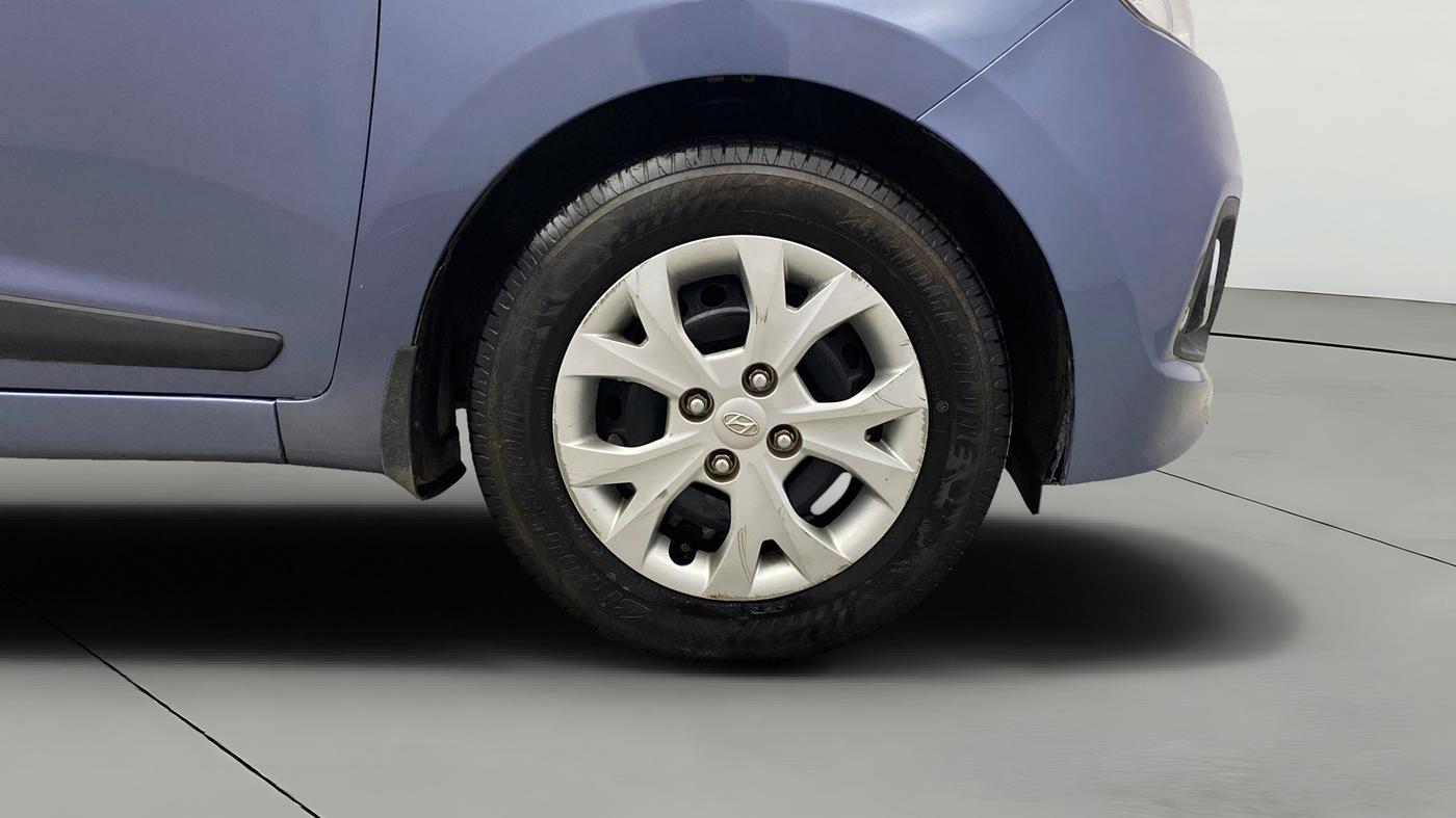 2013 Hyundai Grand i10 SPORTZ 1.2 KAPPA VTVT, Petrol, Manual, 81,396 km, Right Front Wheel