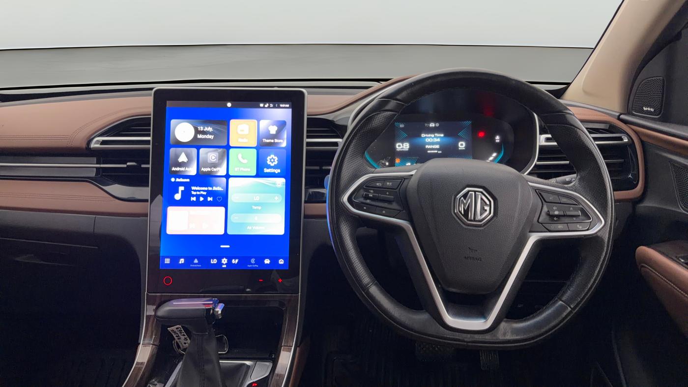 2023 MG HECTOR PLUS SAVVY PRO 1.5 TURBO CVT 7 STR, Petrol, Automatic, 40,537 km, Steering Wheel Close Up