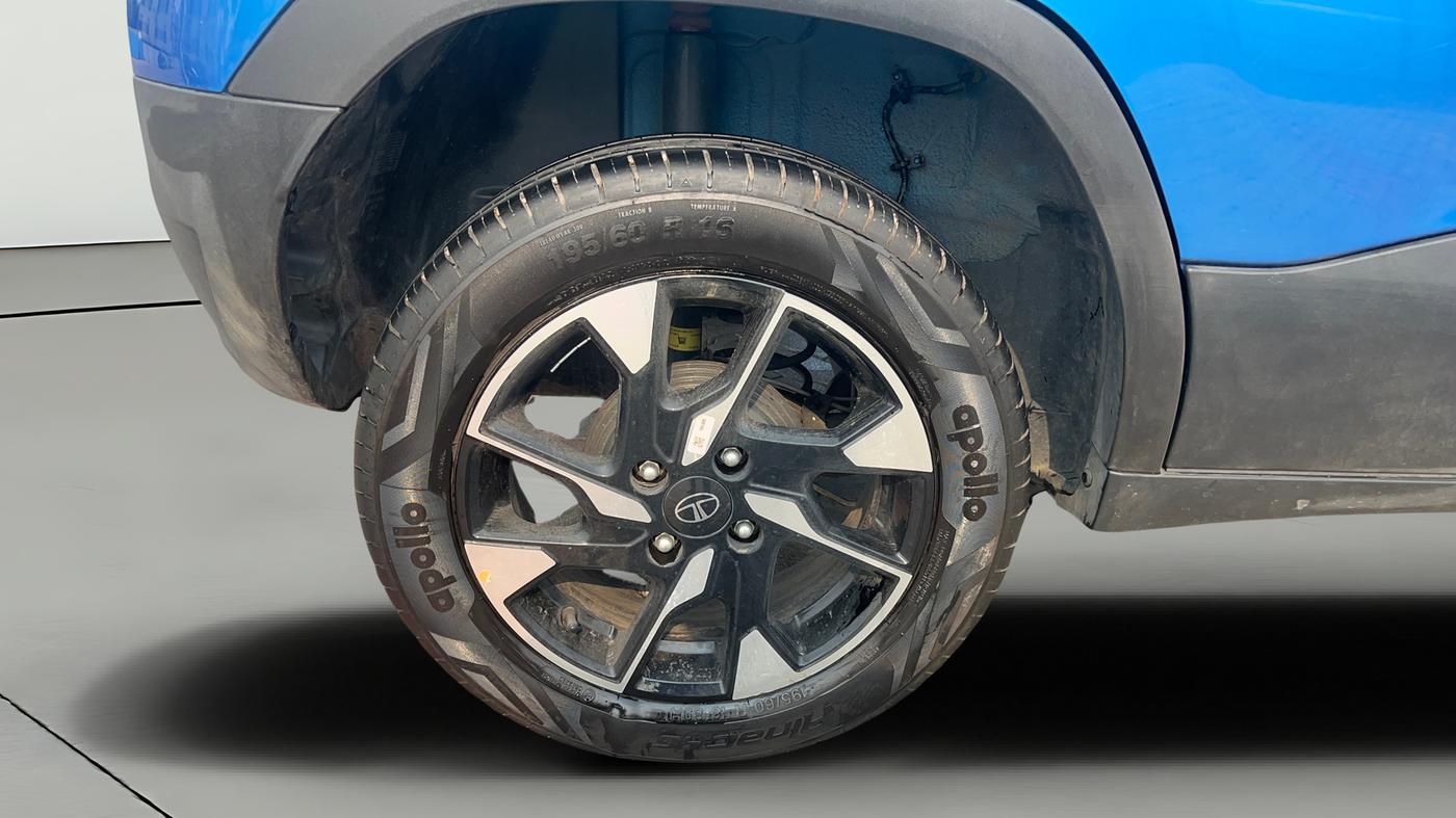 2024 Tata PUNCH Creative Plus, Petrol, Manual, 14,004 km, Right Rear Wheel