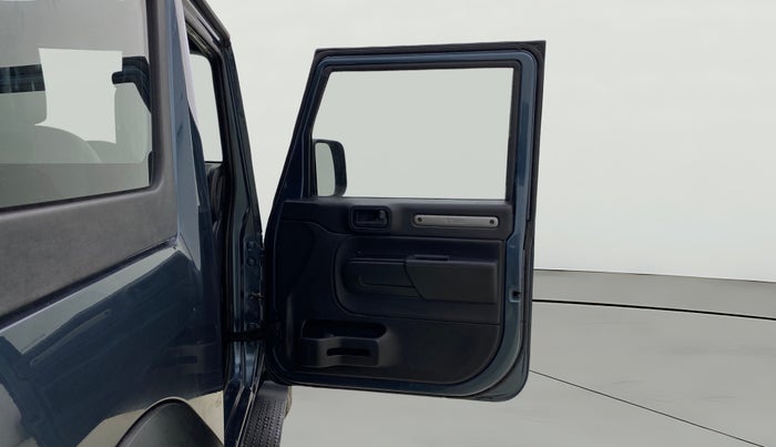 2021 Mahindra Thar LX PETROL HT 4WD AT, Petrol, Automatic, 76,547 km, RHS Front Door