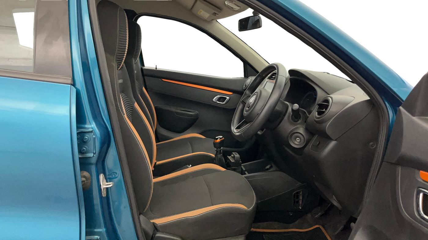 2019 Renault Kwid CLIMBER 1.0 (O), Petrol, Manual, 27,138 km, Right Side Front Door Cabin