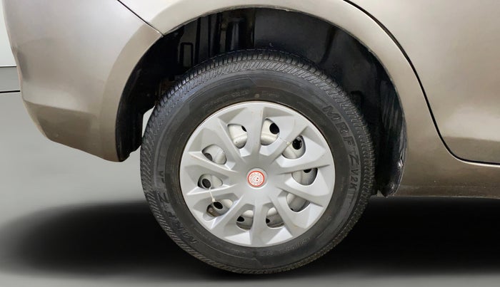 2015 Maruti Swift Dzire LXI (O), Petrol, Manual, 68,627 km, Right Rear Wheel