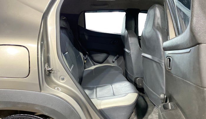 2017 Renault Kwid RXT 1.0, Petrol, Manual, 19,165 km, Right Side Rear Door Cabin