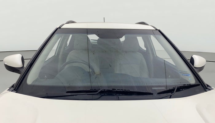 2022 Mahindra XUV300 W8 (O) 1.2 PETROL AMT, Petrol, Automatic, 30,355 km, Front Windshield