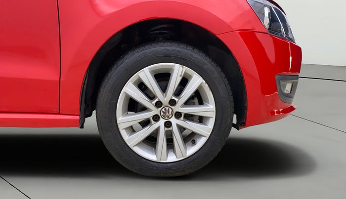 2014 Volkswagen Polo HIGHLINE1.2L, Petrol, Manual, 70,243 km, Right Front Wheel