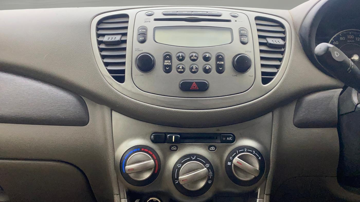 2016 Hyundai i10 SPORTZ 1.1, Petrol, Manual, 32,795 km, Air Conditioner