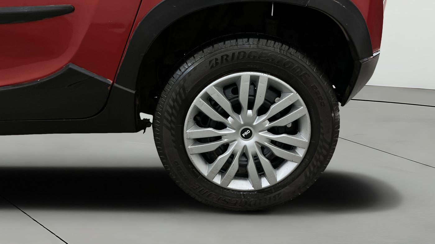 2016 Mahindra Kuv100 K6 6 STR, Petrol, Manual, 58,190 km, Left Rear Wheel