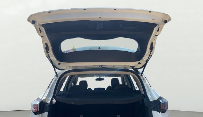 2021 Tata Harrier XZA 2.0L, Diesel, Automatic, 15,883 km, Boot Door Open