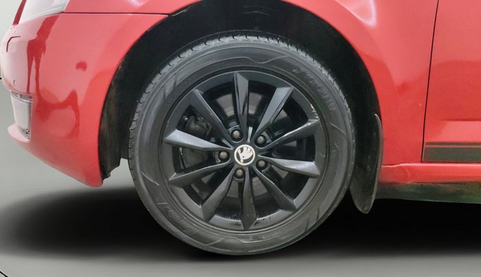 2017 Skoda Octavia STYLE PLUS AT 1.8 TSI, Petrol, Automatic, 1,00,780 km, Left Front Wheel